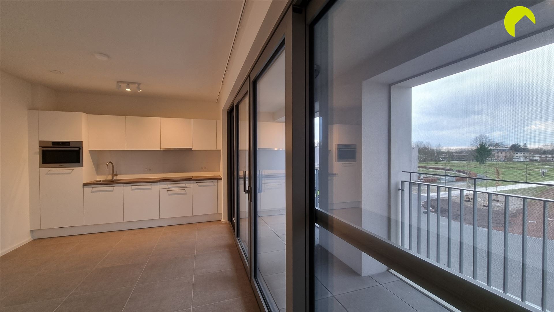 Apartment - photo 4