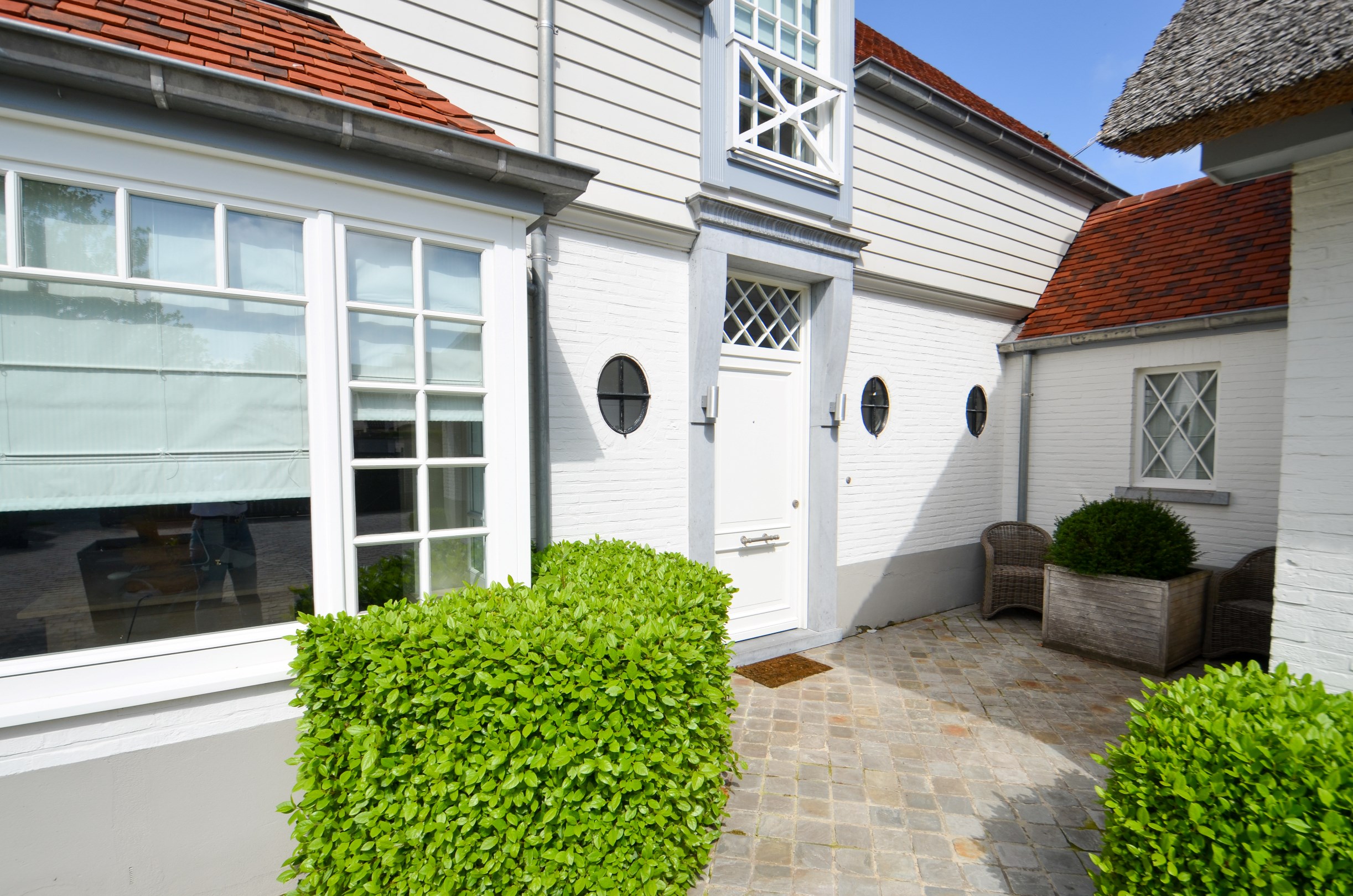 Une villa de charme située dans un quartier résidentiel calme. - photo 4