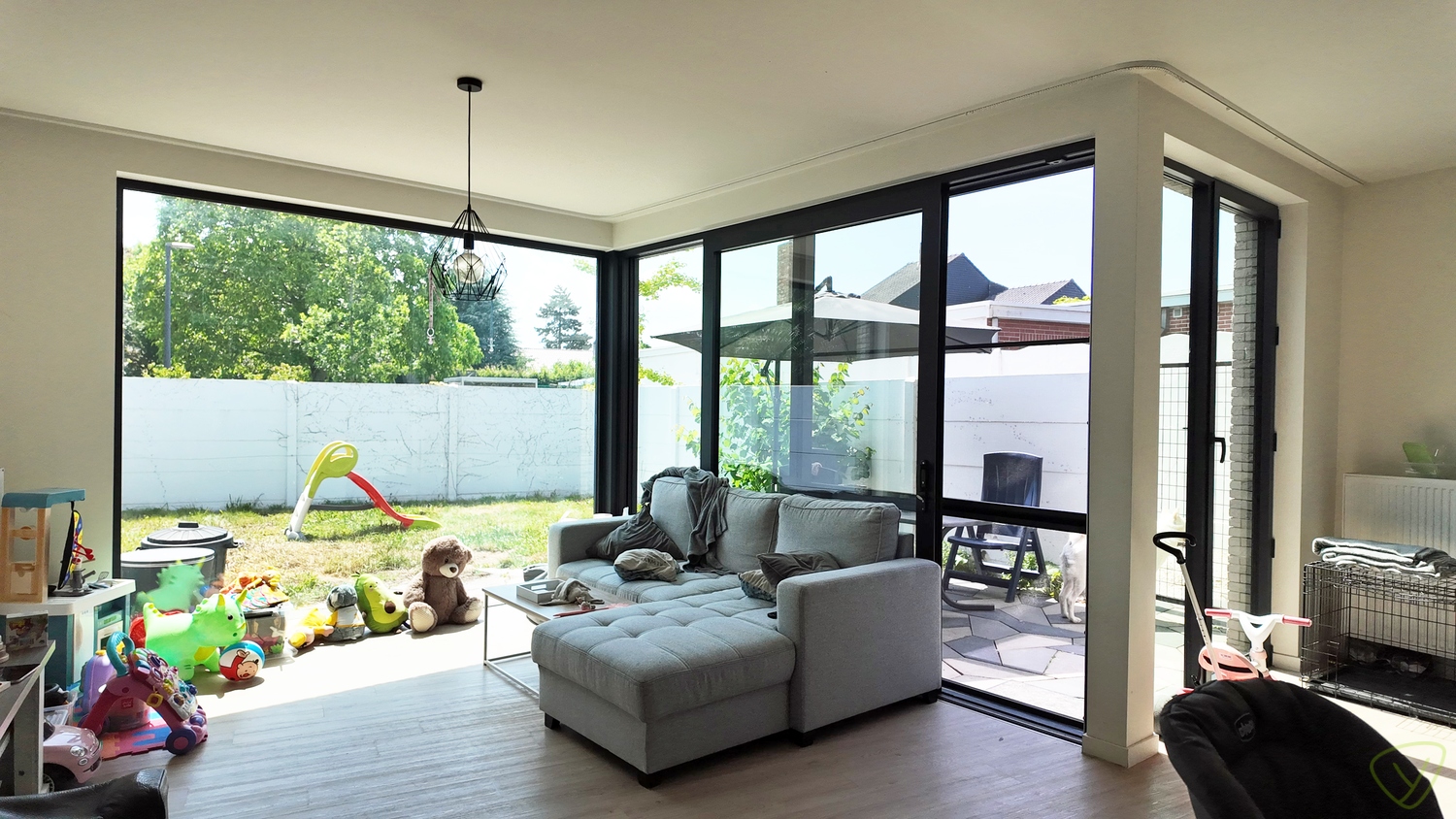 Modern en energiezuinig duplex-appartement met terras en parkeerplaats in het centrum van Zomergem - foto 2