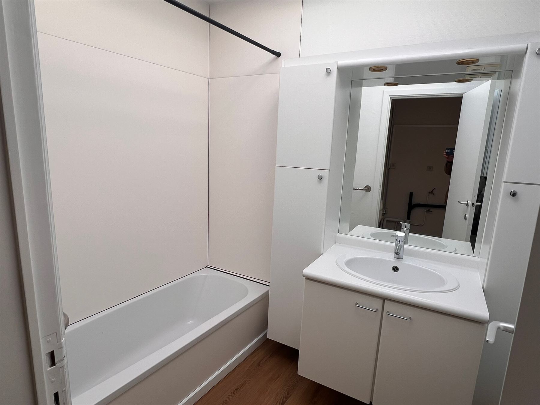 Gerenoveerde woning met 2 slaapkamers en tuin - foto 4