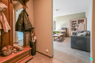 Dit ruim appartement met twee slaapkamers bevindt zich op de eerste verdieping van de eerste unit van woonpark Ter Beurse en heeft een...