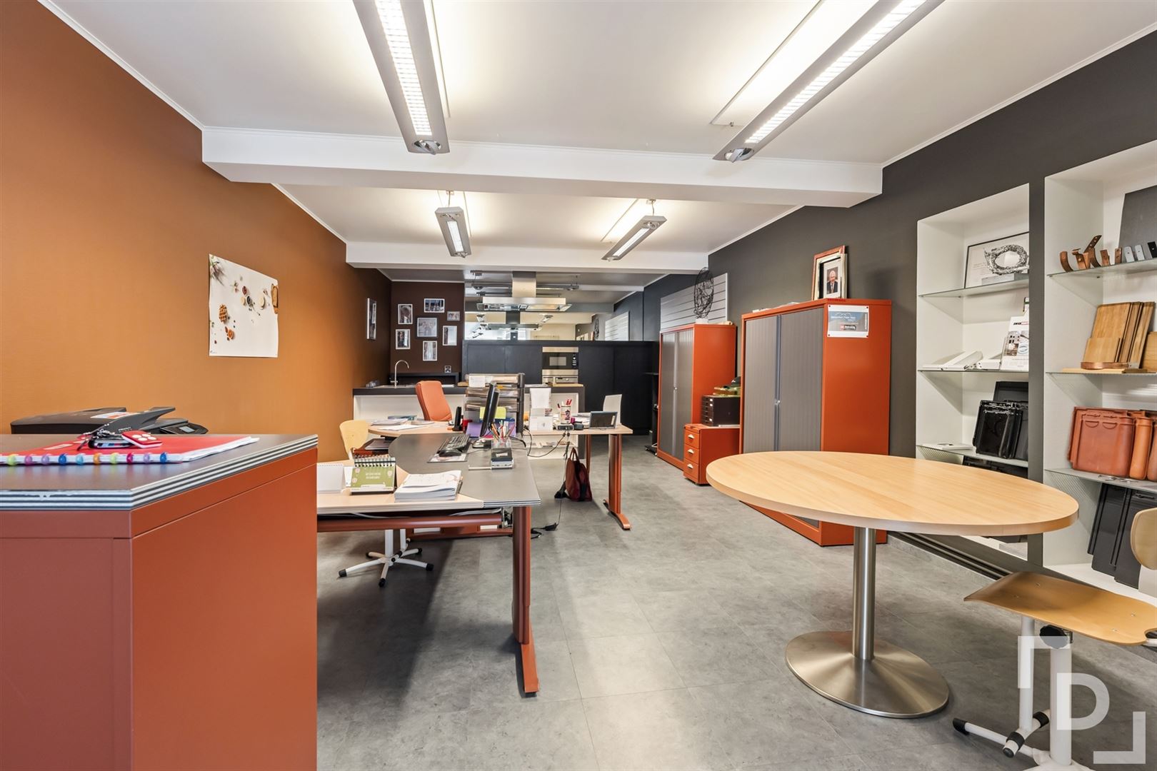 Ruime handelszaak met woonst &amp; verhuurd appartement te koop in Poelkapelle. - foto 5