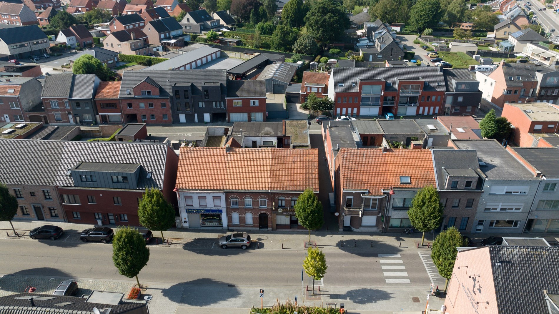 Interessante handelswoning en achterliggende woning in het centrum van Sint-Lenaarts - foto 5