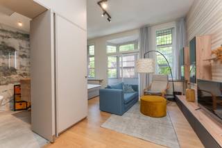 This unique property was completely renovated in 2023 into a student accommodation with 8 luxurious student rooms. All necessary permits and certificates are present and all rooms are currently rented out. This ensures that immediate returns are guaranteed. <br /><br />Layout as follows:<br />Ground floor:<br />- Spacious entrance hall <br />- 2 rooms, each with its own bathroom (walk-in shower, sink and toilet)<br />- Shared kitchen <br />- Outdoor space + bike shed<br /><br />1st floor:<br />- Night hall<br />- 2 rooms, each with its own bathroom (walk-in shower, sink and toilet)<br /><br />2nd floor:<br />- Night hall<br />- 2 rooms, each with its own bathroom (walk-in shower, sink and toilet)<br /><br />3rd floor:<br />- Night hall<br />- 2 rooms, each with its own bathroom (walk-in shower, sink and toilet)<br /><br />Extra:<br />- Basement furnished into a living space<br />- Attic available for storage<br /><br /><br /><br /><br />Register of measures: pending