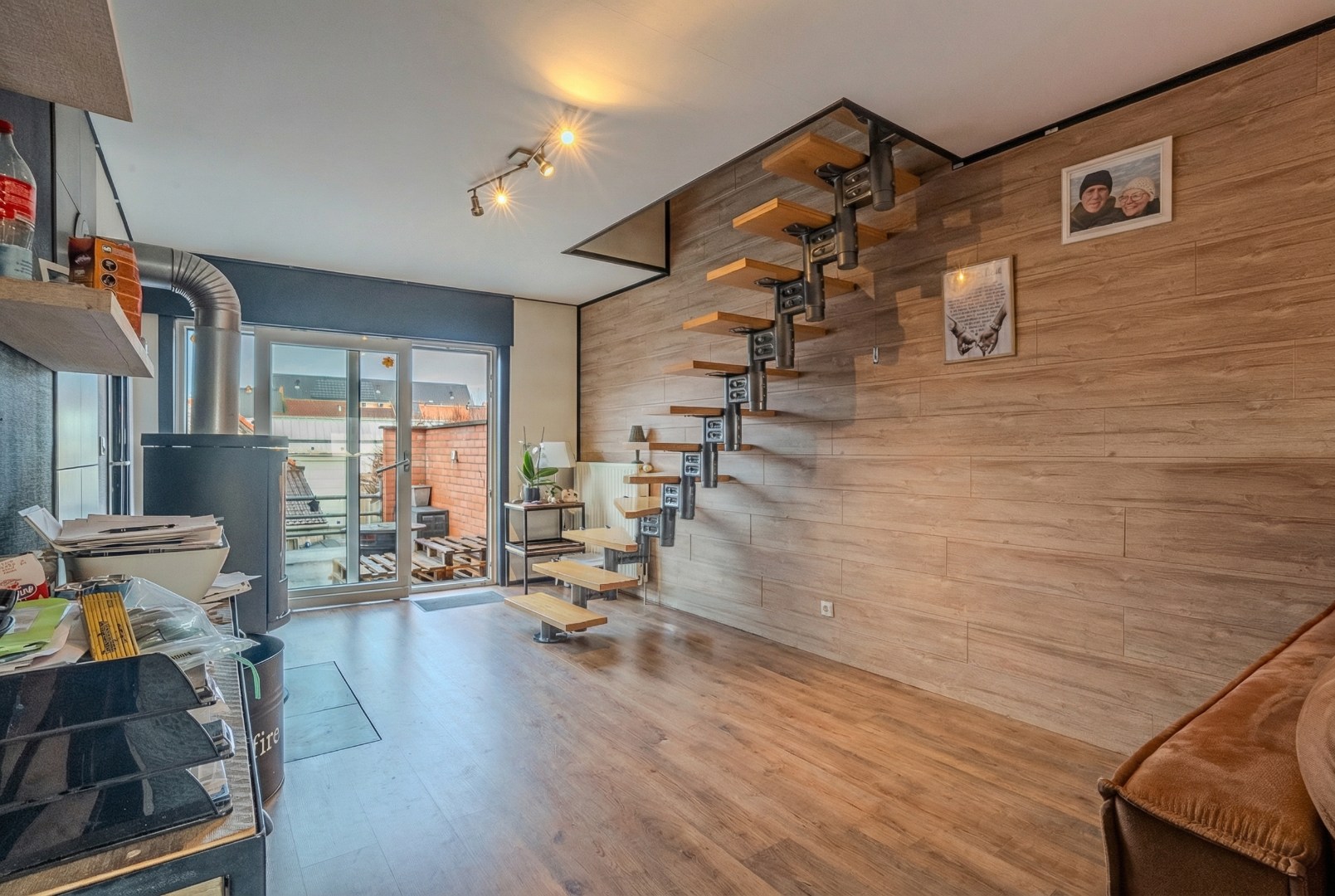 Grote woning met dubbele garage en atelier - foto 5