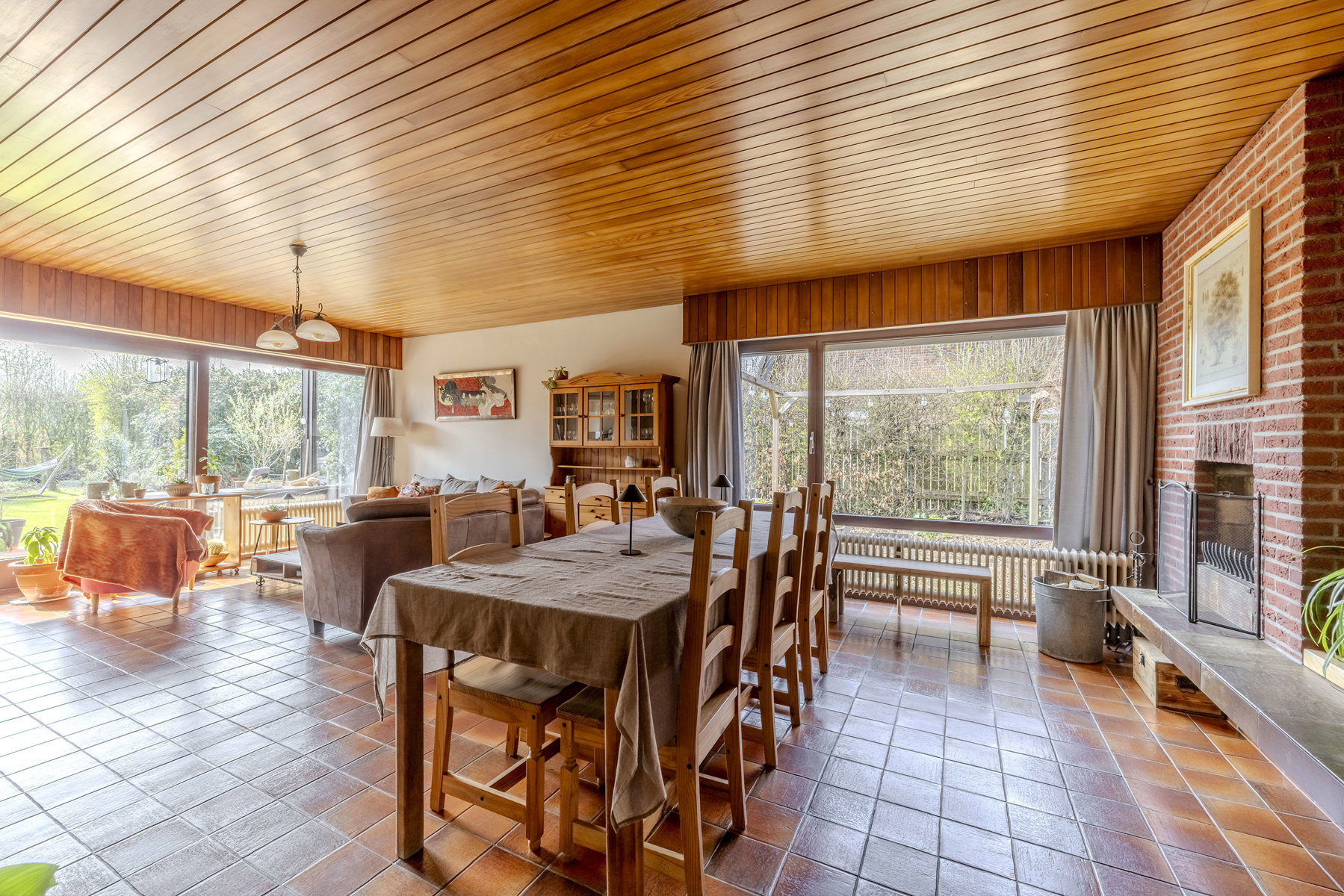 Laagbouwwoning met 2/3slpk, tuin en garage - foto 4