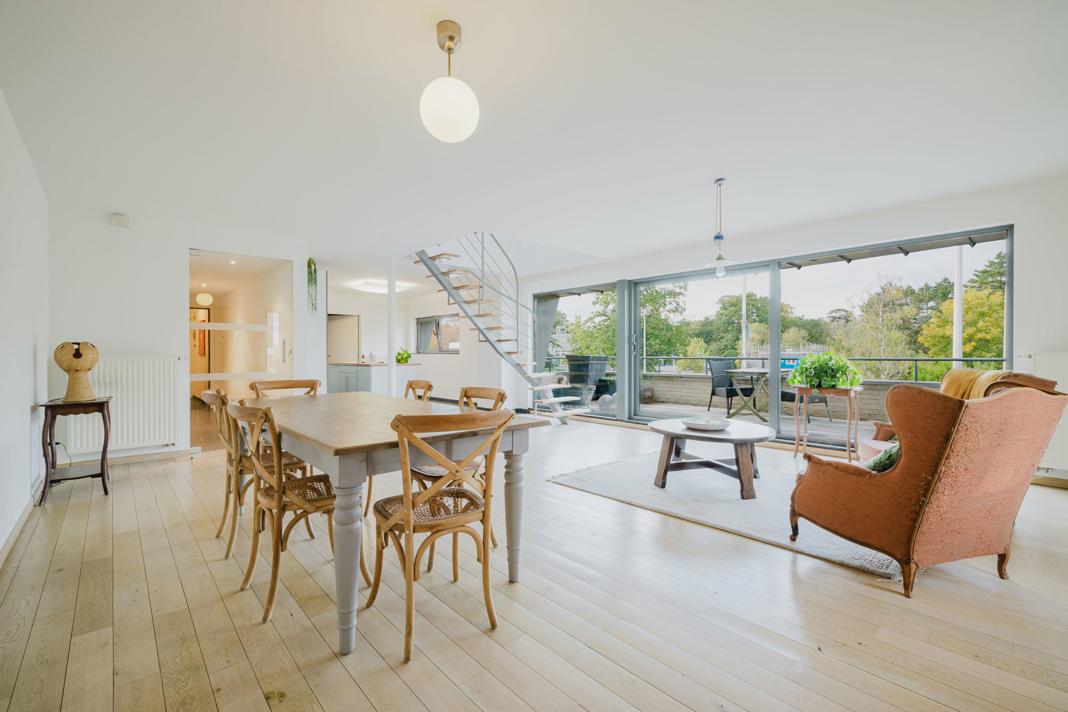 Ruim appartement met twee slaapkamers in Sint-Denijs-Westrem - foto 1