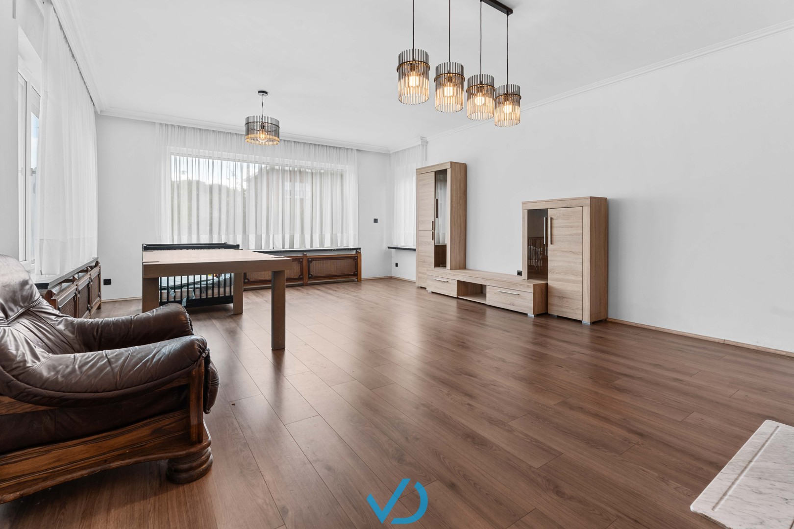 Instapklare villa met vier slaapkamers, ruime garage en tuin in het charmante Boezinge! - foto 3