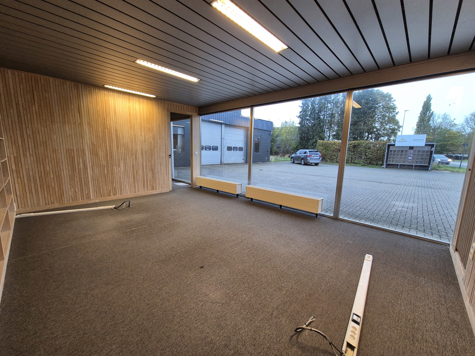 Handelsruimte met veel potentieel te Hansbeke - foto 4