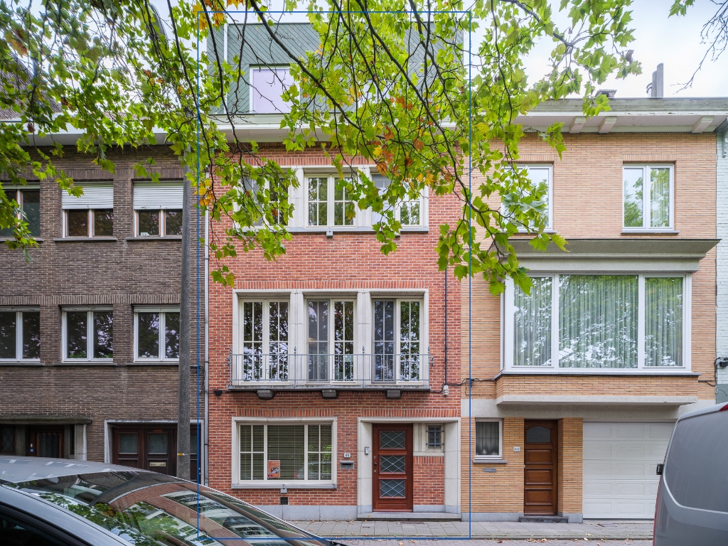 Karaktervolle burgerwoning (225 m²) met romantische tuin, gelegen in de gegeerde stationsbuurt - photo 4