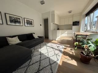 Super gelegen appartement met dakterras en grote garage aan Zurenborg. Klein gebouw met slechts twee appartementen. Dit appartement is gelegen op...