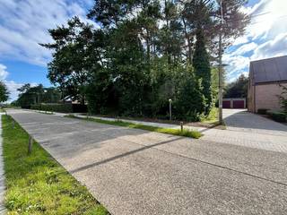 Deze bouwgrond van maar liefst 35 are en 78 ca voor open bebouwing, rustig gelegen in de Sint-Theresiastraat in Mol, biedt alles wat je nodig...