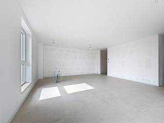 « Nexuss » est un nouveau projet de construction durable à Schelle, avec 64 unités résidentielles et un espace commercial. Avec des appartements, des duplex et des maisons avec lits superposés d'une à quatre chambres, vous avez un large choix. Le projet écologique et moderne bénéficie d'une situation très centrale, avec toutes les installations nécessaires à proximité et à une courte distance des grandes villes telles qu'Anvers, Malines et Saint-Nicolas.Les principaux points forts du projet « Nexuss » sont les suivants :- Normes BEN : niveau E 20- Panneaux solaires, individuellement par appartement- Chauffage au sol, par pompe à chaleur, et sèche-serviettes électrique- Système de ventilation de type D- De belles terrasses- Espace de stationnement souterrain et rangement- Architecture moderne et écologique- Orienté vers l'avenir grâce à des matériaux durables et économes en énergieCet appartement de 2 chambres d'environ 98 m² est situé au Provinciale Steenweg 423 à Schelle.Disposition de l'appartement :- Hall d'entrée- Rangement- Toilette- Salle de bain- Salon avec cuisine- 2 chambres- TerrasseLes travaux ont déjà commencé et devraient être achevés à l'automne 2025.Vous voulez en savoir plus sur ce beau projet ? N'hésitez pas à nous contacter !