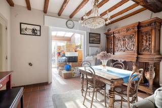 🏡 Te Koop: ruime woning met zongerichte tuin in rustige doodlopende straat! 🌞Deze op te frissen woning biedt een geweldige kans voor diegenen die...