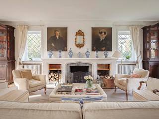 Located in the heart of the Zoute on a 1,912 m² plot, this exceptionally spacious and bright 498 m² villa features a south-facing garden. A...