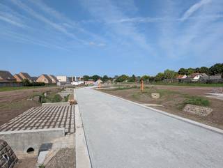 Ontdek onze nieuwste verkaveling in het charmante Heultje bij Westerlo, waar wij prachtige bouwgronden aanbieden voor open bebouwing. De infrastructuurwerken zijn volop aan de gang. <br /><br />De perceelgrootte varieert van 349 m² tot 596 m² en alle bouwgronden worden te koop aangeboden zonder bouwverplichting. Je kan dus vrij kiezen wanneer én met welke bouwpartner(s) je samenwerkt. <br /><br />De nieuwe woonbuurt wordt aangesloten op de straat 'Achterheide tussen de huisnummers in 36 en 38. Deze rustige locatie, midden in het dorpscentrum, is de perfecte plek om jouw droomhuis te bouwen.<br /><br />Geniet van een kindvriendelijke woonomgeving met enkel plaatselijk verkeer, ideaal voor gezinnen die op zoek zijn naar veiligheid en geborgenheid. Mis deze unieke kans niet en contacteer ons voor meer informatie.