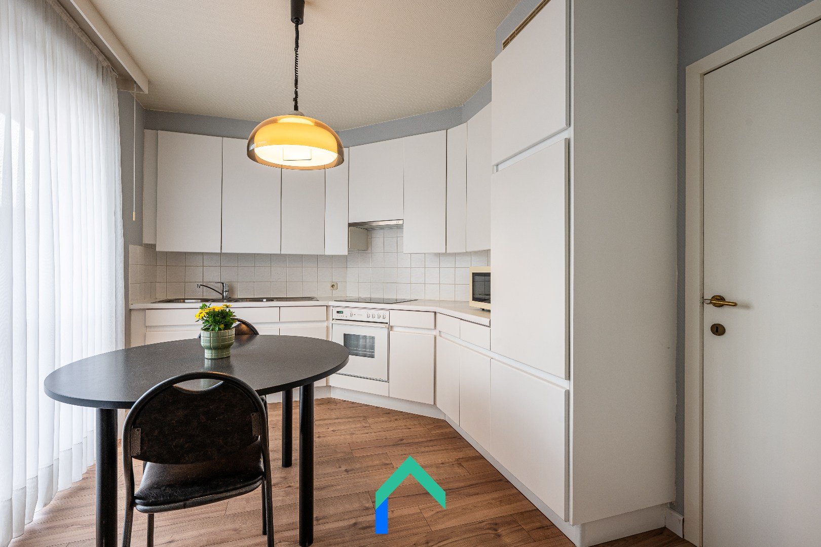 Ruim appartement met terras en garage in centrum Tielt - foto 4