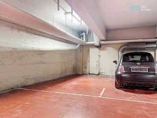 MAIL: demis.hardiquest@weinvest.be / TEL: 0493 83 73 13Gelegen op de Charleroisesteenweg 146, 1060 Brussel, is deze overdekte parkeerplaats...