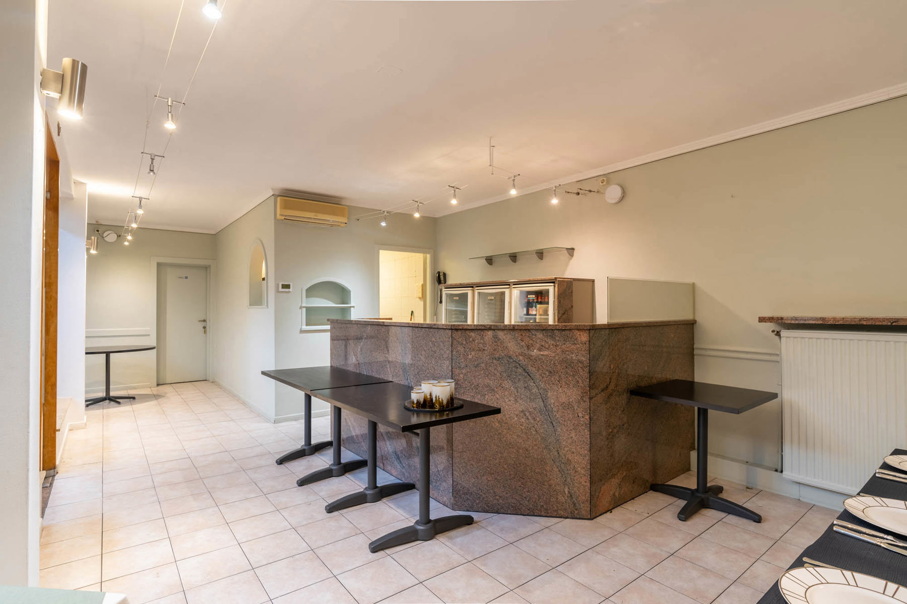 Handelsruimte in dé gezelligste galerij van Genk - foto 5