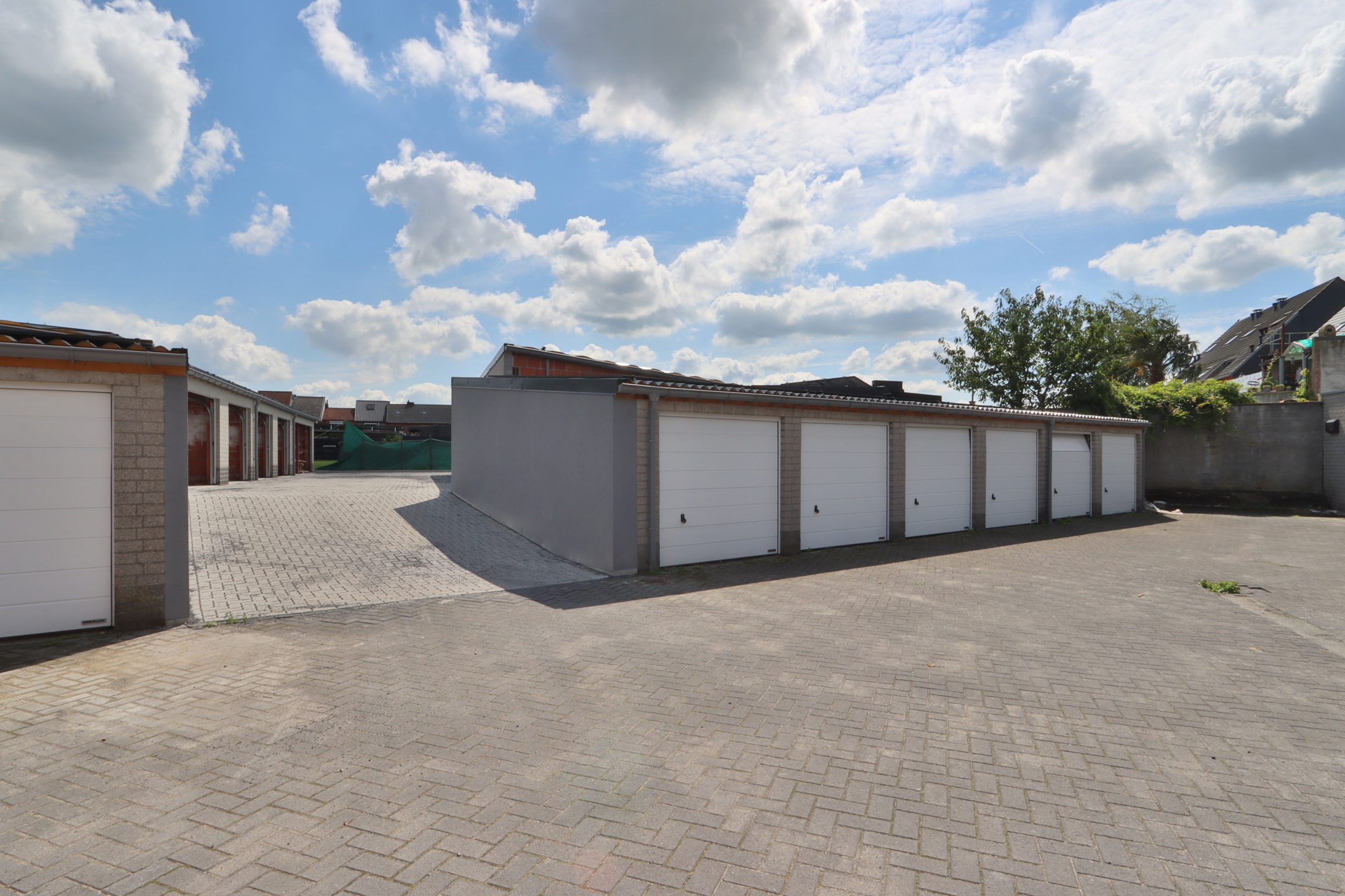 Garagebox met elektrisch oplaadpunt te huur!  - foto 2