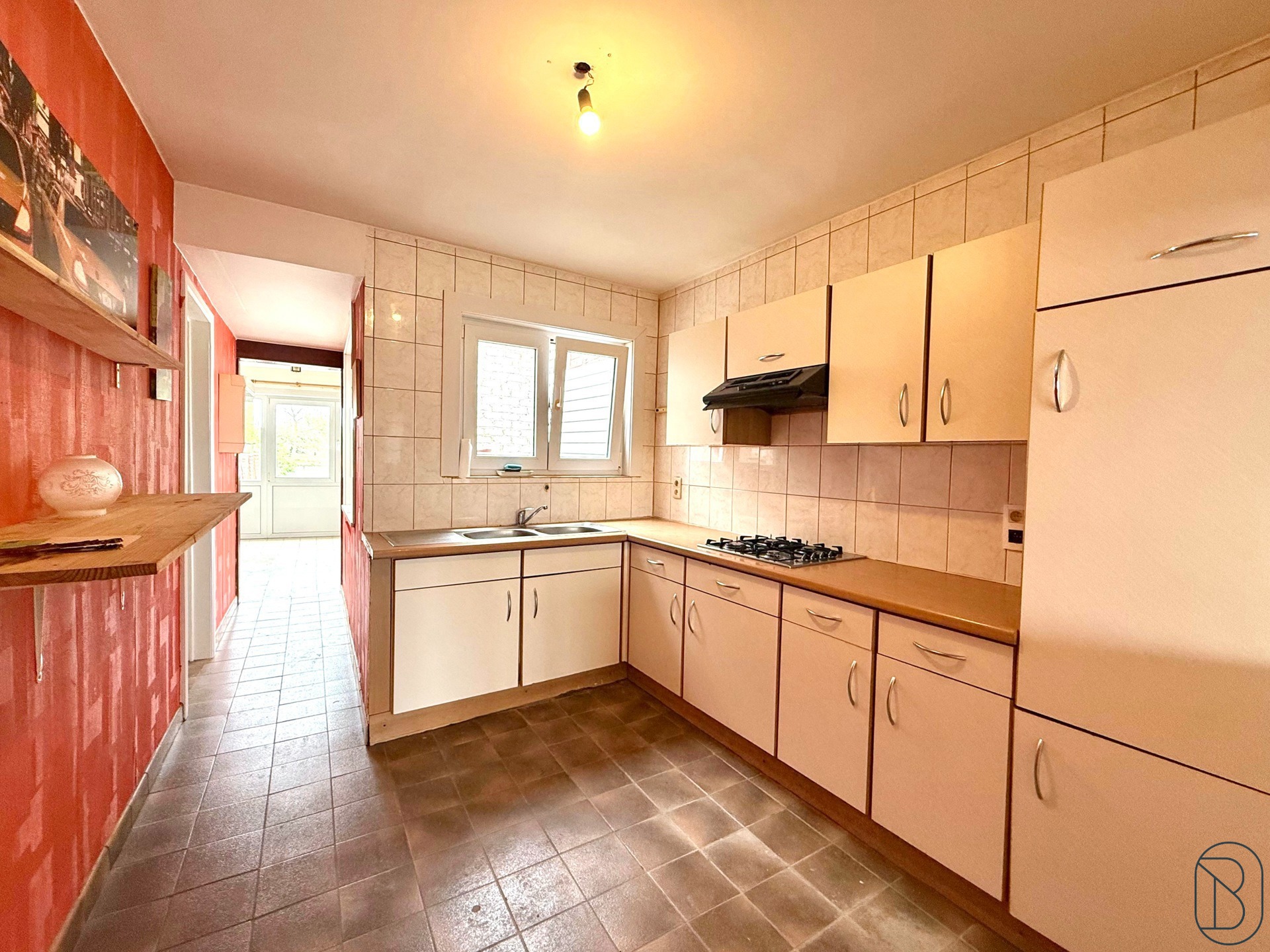 OPBRENGSTEIGENDOM: 2 op te frissen appartementen (1 slpk). - foto 5