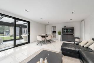 [[ DIT PAND NEEMT DEEL AAN DE ERA OPEN HUIZEN DAG OP 14/3 VAN 17:30 TOT 18:30 ]]Deze ruime open bebouwing, gelegen aan de Puitvoetstraat in...