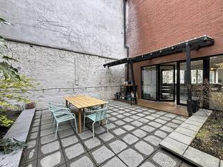 'Sint-Paulusplaats': Ruim appartement (ca.133m²) met 2 slaapkamers en terras (ca.55m²!) vlak aan de Schelde. Openbaar vervoer voor de deur! Zowel...