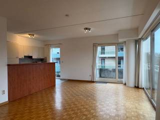 STOKKEL - Dumonplein/Konkel - Aangenaam appartement van +/- 93m² met terras en prachtig uitzicht, gelegen op de 4de verdieping van een gebouw...