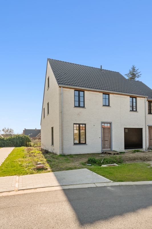 Halfopen nieuwbouwwoning te koop in centrum Waregem - foto 1