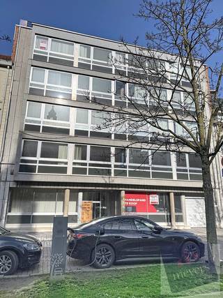 Op een topligging aan de Guffenslaan 28 bus 15, pal in het bruisende centrum van Hasselt, bevindt zich dit appartement op de bovenste verdieping...