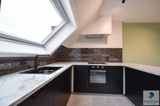 Centraal gelegen één-slaapkamerappartement met garagebox in centrum Oedelem. Op wandelafstand van de markt, bushalte, horeca en winkels. Dit...