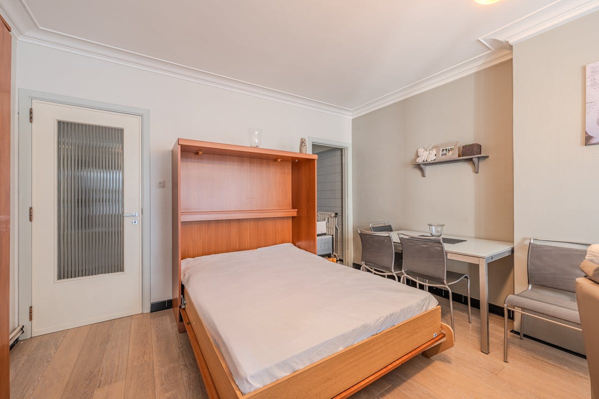 Bright studio with side sea view and terrace! - photo 3