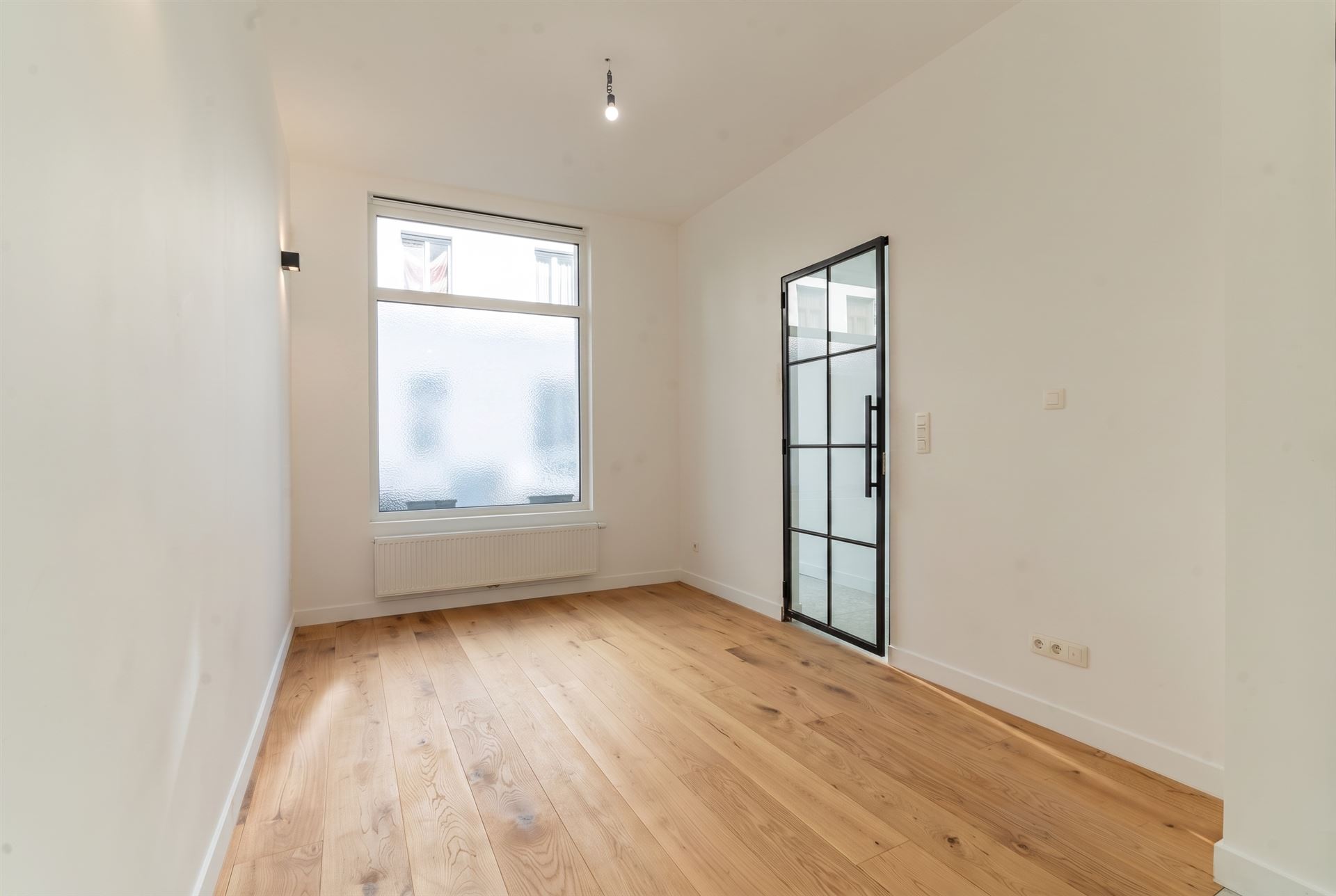 Karaktervolle, volledig gerenoveerde woning met 3 slpk - foto 4