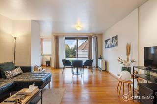 Bienvenue à la Résidence Koutermolen, une résidence de que 6 entités, bien entretenue et idéalement située dans le centre de Stasegem.Cet appartement...