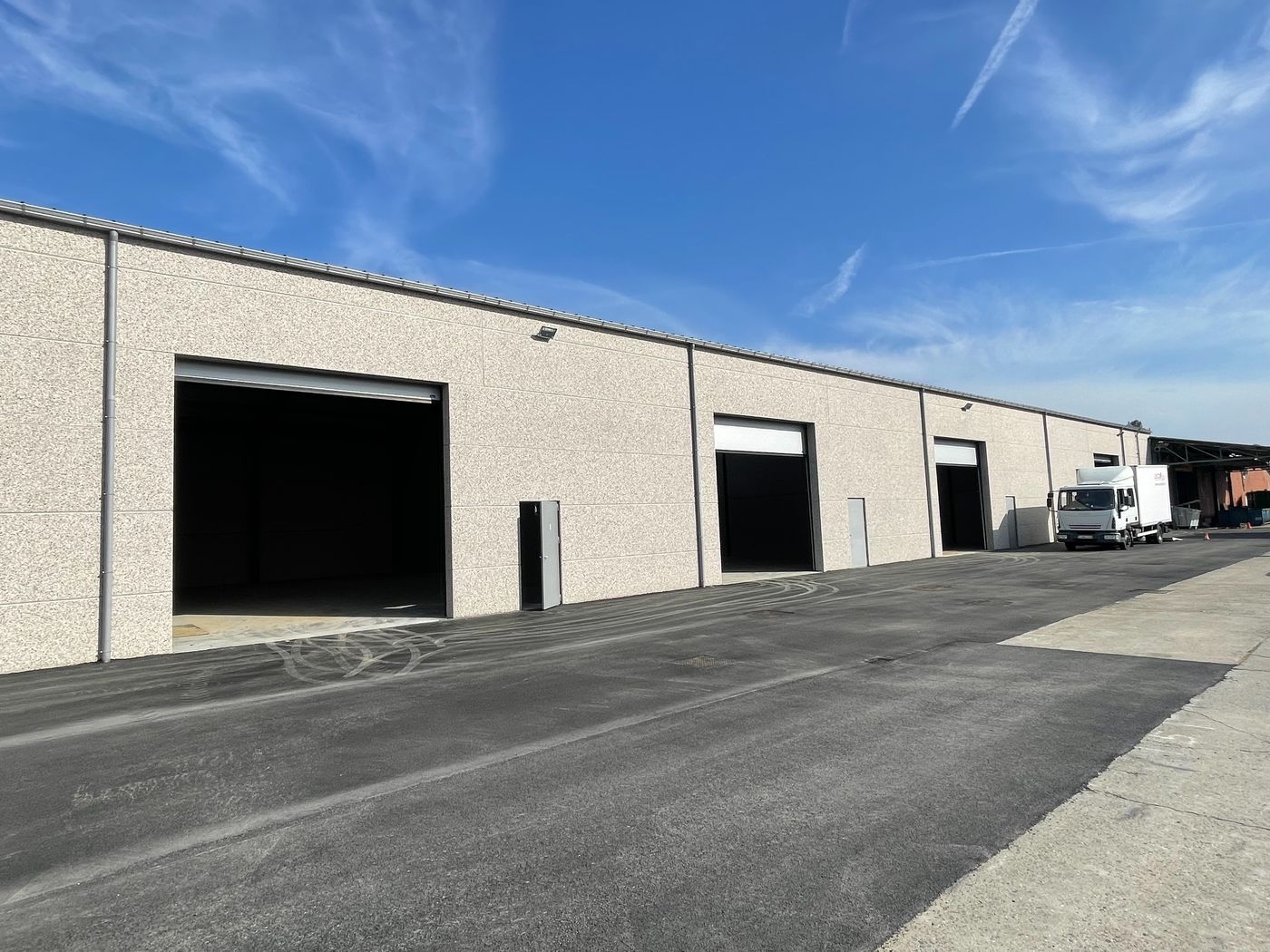 240 m² nieuwbouw KMO-unit vlak bij de E40 - foto 2