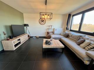 Instapklaar en zeer mooi 2-slaapkamer appartement in Bilzen.Indien u op zoek bent naar een kwalitatief appartement vlakbij belangrijke...