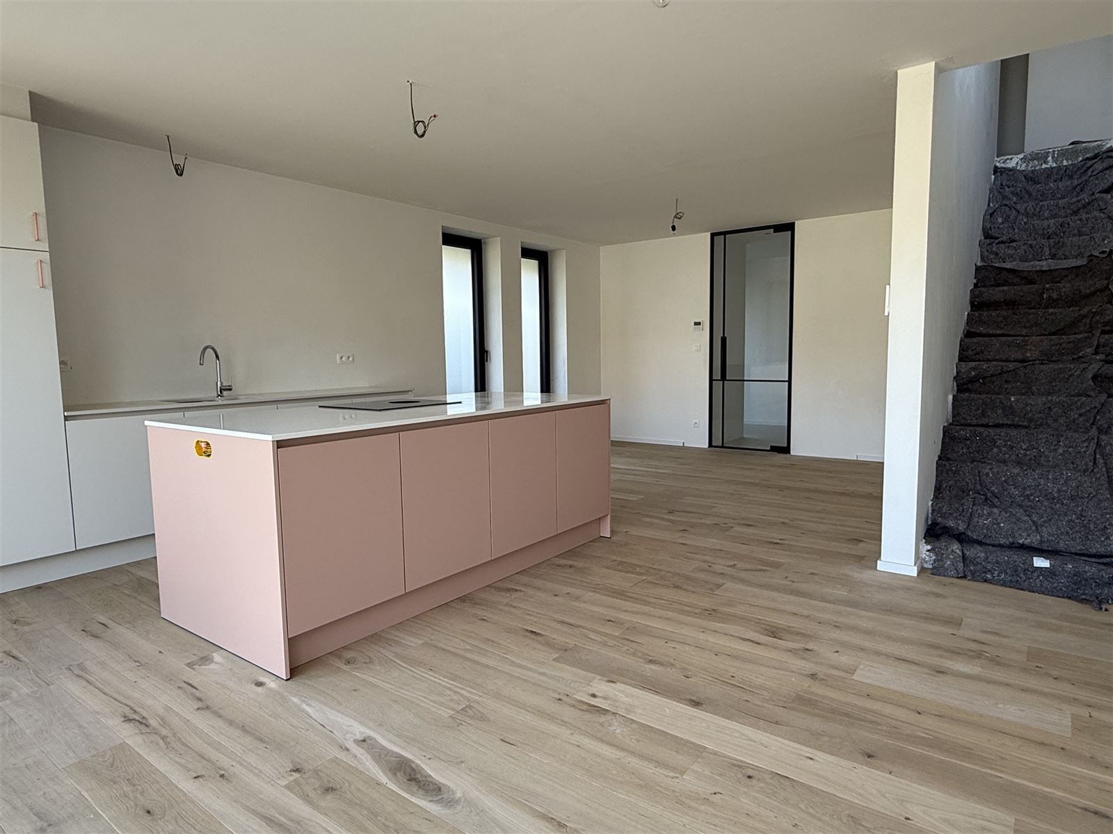 Knappe nieuwbouwwoning in het centrum - foto 2