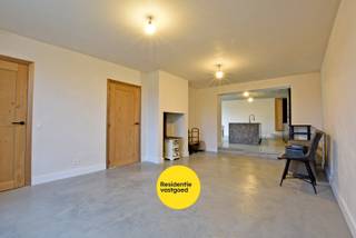 Halfopen nieuwbouwwoning aan de voet van de Zwarte BergDeze halfopen nieuwbouwbebouwing bevindt zich op slechts enkele minuten van de Zwarte Berg en...