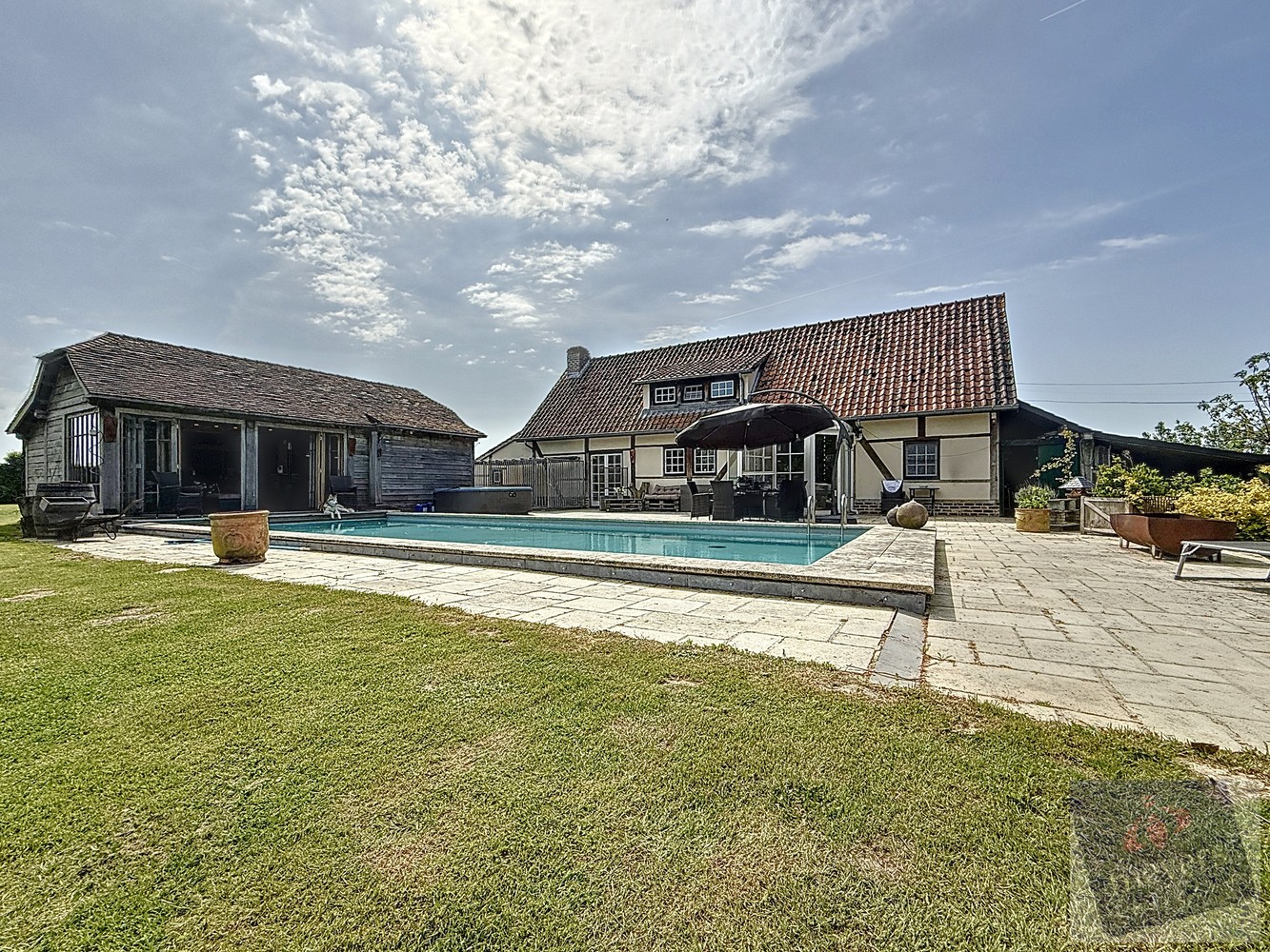 Exclusieve woning met zwembad en 1,2 ha privéterrein in Alken - foto 1