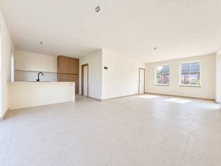 Hectaar bouwt deze moderne en energiezuinige nieuwbouwwoning in het landelijke Malderen. Gelegen op een centrale locatie tussen Buggenhout en Londerzeel, bevindt de woning zich niet ver van het station en het openbaar vervoer. Daarnaast vindt u in de directe omgeving tal van voorzieningen zoals een bakkerij, slagerij, scholen en grootwarenhuizen.<br /><br />Deze ruime woning is gelegen op een perceel van 5a90ca en biedt een functionele indeling met lichtrijke en open leefruimtes. De woning is woonklaar wordt verder afgewerkt met schilderwerken, laminaat op slaapkamers en verlichting.<br /><br />Gelijkvloers: Inkomhal met gastentoilet, ruime leefruimte met open keuken (43m²), berging/wasruimte<br />Verdiep: Nachthal met apart toilet, Drie slaapkamers (14m² - 13,3m² - 10,2m²), badkamer met ligbad, douche en dubbel lavabomeubel<br />Zolder; Ruime zolder die tal van mogelijkheden biedt (47,5m²)<br /><br /><strong>Energiezuinig en duurzaam wonen:</strong><br /> -  Energiezuinig wonen - warmtepomp, zonnepanelen<br /> -  Vloerverwarming op het gelijkvloers<br /> -  Grote ruimtes met veel lichtinval<br /> -  Regenwaterput aangesloten op toiletten, wasmachine en buitenkraan<br /><br />Bent u op zoek naar een energiezuinige en instapklare nieuwbouwwoning? Neem snel contact op voor meer informatie of een afspraak. Plannen zijn terug te vinden op www.hectaar.be