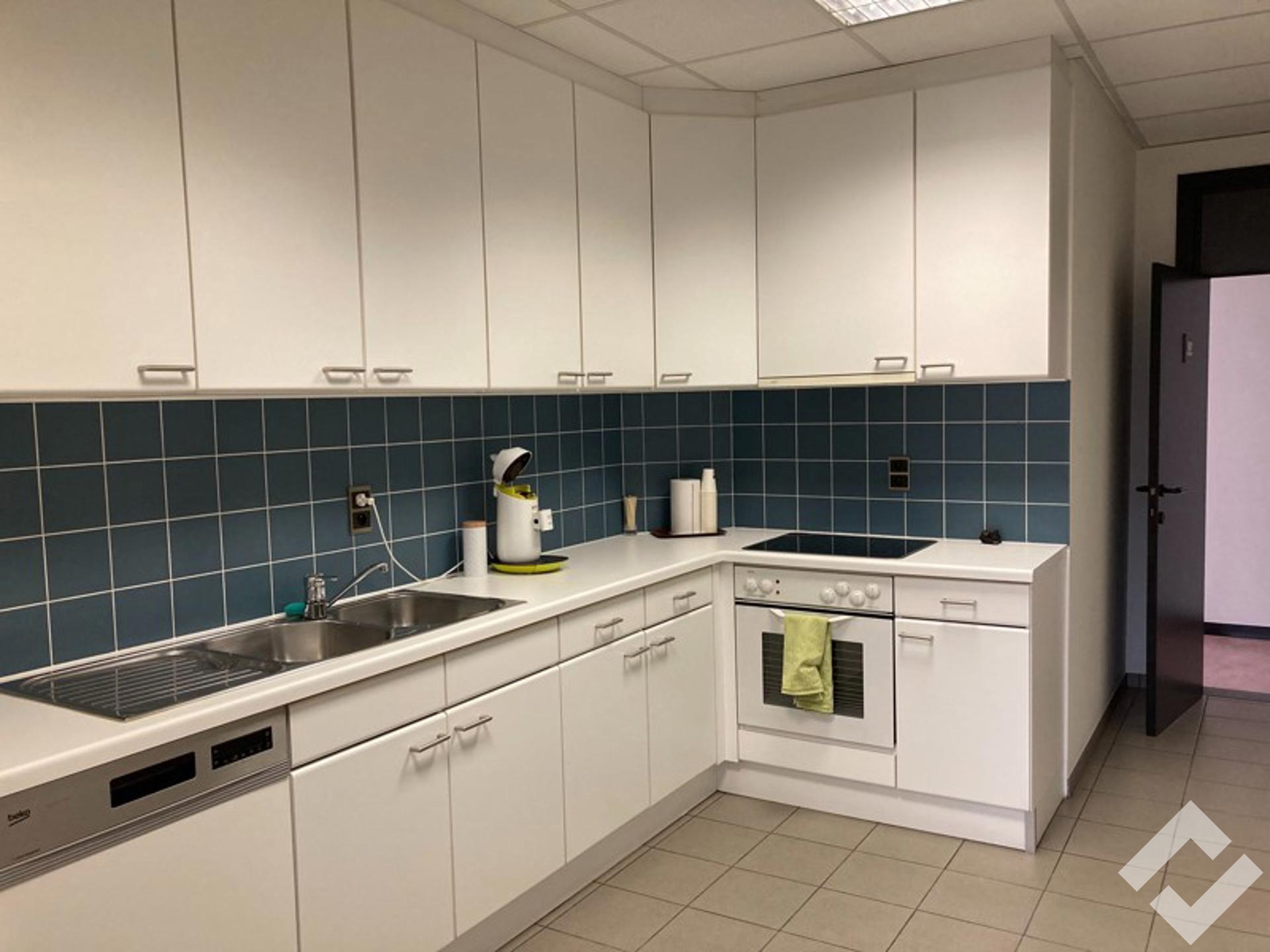 Ingerichte kantoorruimte van 75m2 te huur op welbekende Sleurs site te Balen! - foto 4