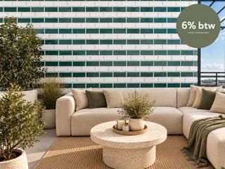 <span>Premium penthouse in Berchem aan scherpe voorwaarden + SLECHTS 6% BTW, ZOWEL VOOR EIGEN BEWONING ALS (PARTICULIERE) INVESTEERDERS (onder voorwaarden)</span><br /><br /><span>Dit duplex penthouse mét privélift in Berchem (Oogststraat) is er voor wie een woning zoekt 'op niveau': lichtrijk, duurzaam én bijzonder luxueus wonen, met de stad aan je voeten. Een buitenkans voor wie op zoek is naar uitmuntende woonkwaliteit en verrassend veel ruimte en rust, zo dicht bij 't Stad.</span><br /><br /><span>Dit penthouse, het allerlaatste beschikbaar in het ultra-duurzame nieuwbouwproject Zilverkwartier, wordt tegen scherpe voorwaarden aangeboden én geniet van het verlaagd btw-tarief voor sloop en heropbouw (onder voorwaarden).<br /><br />NIEUW: niet alleen wie dit Zilverkwartier penthouse koopt voor eigen bewoning, maar ook investeerders (particulier of vennootschap) kunnen nu van dit gunsttarief genieten. (www.zilverkwartier.be/verlaagd-btw-tarief)<br /><br />Zilverkwartier penthouse - uniek, ruim en karaktervol wonen op 7 hoog:<br />Bewoonbare opp. ca. 167 m² | 2 ruime slaapkamers | Bureau | Privélift tussen de 2 niveaus (levensloopbestendig wonen) | Karaktervol ingericht, met donker getinte parketvloer en bijzondere keramiek | 2 grote, zonnige terrassen (voor- en achteraan, samen ca. 49 m²) en uitkijk op grote en rustige binnentuin | Aansluiting op duurzaam warmtenet, een garantie voor schone energie en stabiele prijzen | Aangename en efficiënte vloerverwarming</span><br /><br /><span>Info: www.zilverkwartier.be/penthouses</span><br /><br /><span>Een persoonlijke afspraak? https://www.zilverkwartier.be/afspraak/ - wonen@fidesinvest.be - t 03 232 54 00</span>