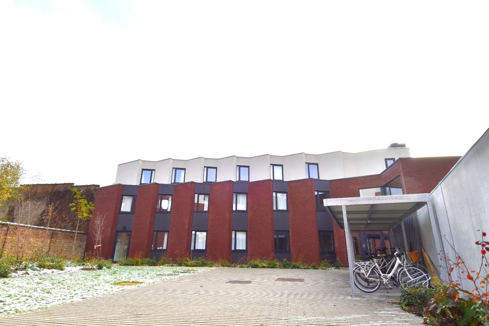Studentenkamer (25,5 m²) te koop in "Residentie Amand 47" op het Sint-Amandsplein te Kortrijk - foto 3