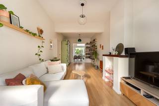 Welkom in de Joos van Den Steenelei, een zeer rustige straat in een groene, residentiële buurt op wandelafstand van het prachtige Rivierenhof...