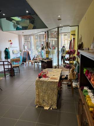 Handelspand met grote etalage op een toplocatie aan de Grote Markt te Mechelen!Voorheen uitgebaat als Chinees restaurant, momenteel op zoek naar een...