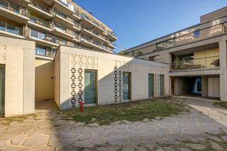 Patiowoning in residentie "Nieuwe Kade" met 3 slaapkamers, badkamer en zonnige privé patio.Ontdek deze recente, gelijkvloerse patiowoning in de hippe...