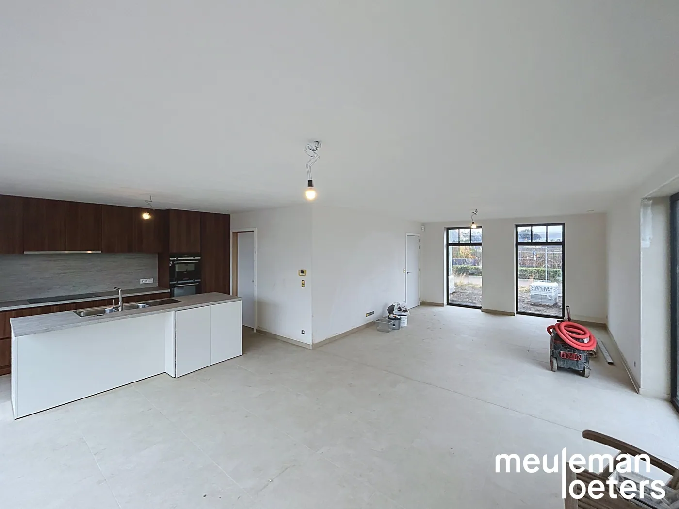 Maison neuve moderne BEN avec trois chambres et carport - photo 5