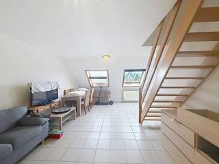 🔑 Indeling:🚪 Inkomhal🛋️ Lichtrijke woonkamer met open keuken🍳 Keuken met ingebouwde toestellen🛏️ 3 slaapkamers🛁 Badkamer met toilet en ligbad📦...