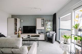 Temse - Vous êtes à la recherche d'un appartement moderne et prêt à l'emploi à Temse ? Alors ce bijou est certainement pour vous !  L'appartement est...