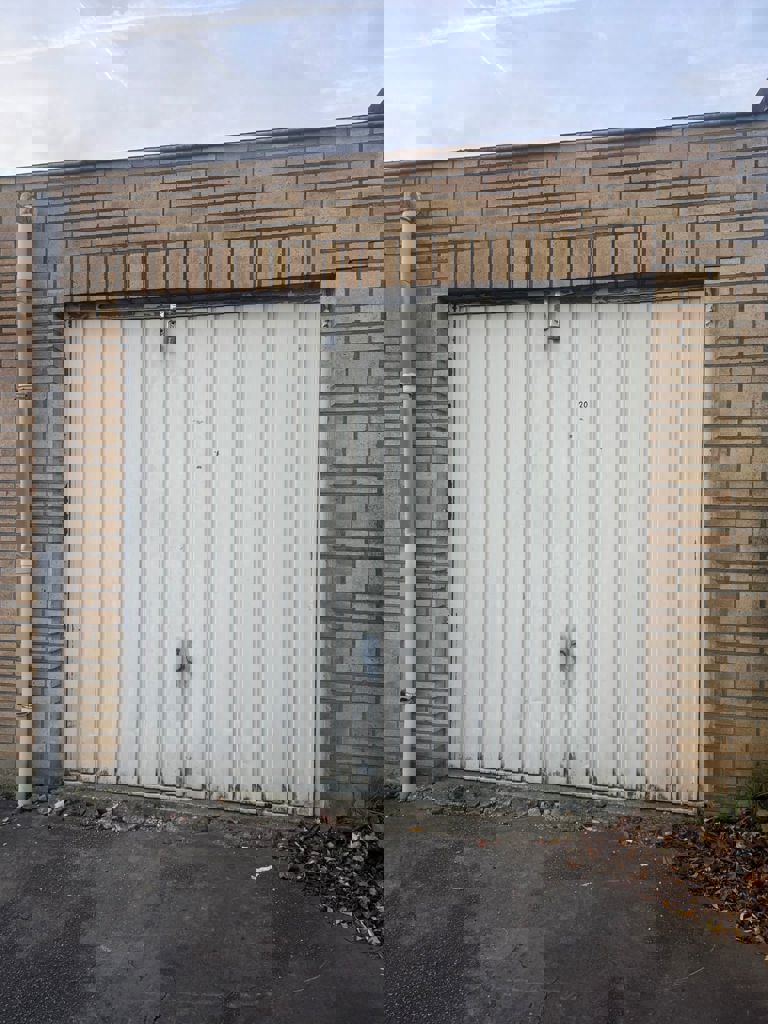 immo DAVID stelt voor: gesloten garagebox van 16m² - foto 1